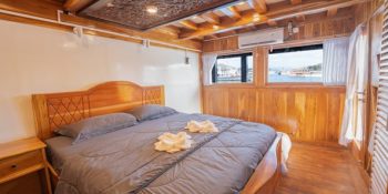 Alfathran-3-5.-Rinjani-Room-Queen-Bed-2-Extra-Single-Bed-5.jpg