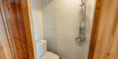 Alfathran-3-5.-Rinjani-Room-Queen-Bed-2-Extra-Single-Bed-7.jpg