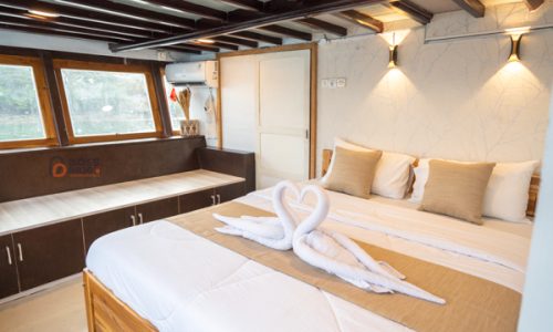 alfatran - 6. Master Ocean View - upper deck(queen bed + Extra Single Bed 2-3 pax) (4)