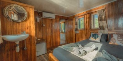 almadira-CABIN-6-Master-Ocean-QueenBed-Extra-Queen-Bed-Private-bathroom-3.jpg