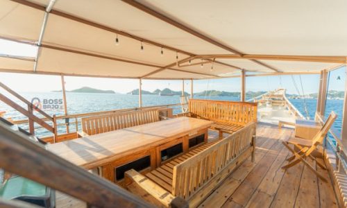 almadira-Outdoor-Dining-Room-1-1.jpg