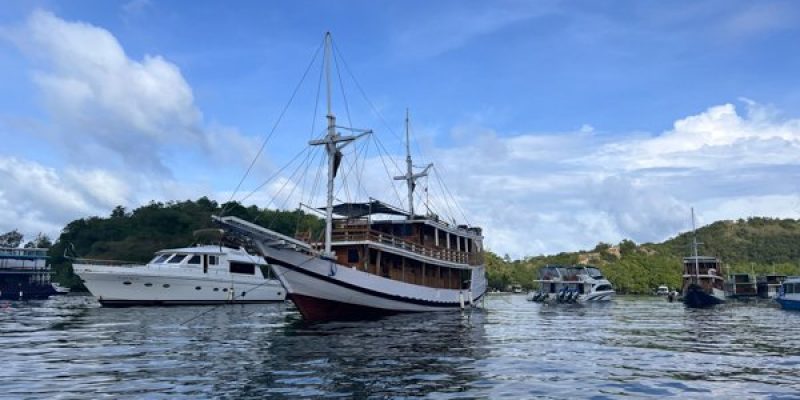 flores-utama-1.jpg