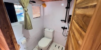 flores-utama-Master-Ocean-2-Queen-Bed-extra-bed-4.jpg