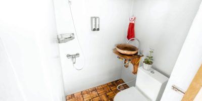 lamborajo-1-BATHROOM-SHARE-1-3-Hot-Water-1.jpg