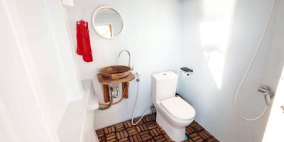 lamborajo-1-BATHROOM-SHARE-1-3-Hot-Water-2.jpg