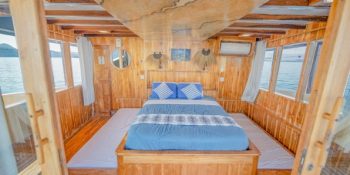 lamborajo-2-Cabin-1-Master-Family-Main-Deck-Queen-Bed-2-Single-Extra-Bed-3.jpg