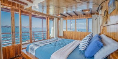 lamborajo-2-Cabin-1-Master-Family-Main-Deck-Queen-Bed-2-Single-Extra-Bed-6.jpg