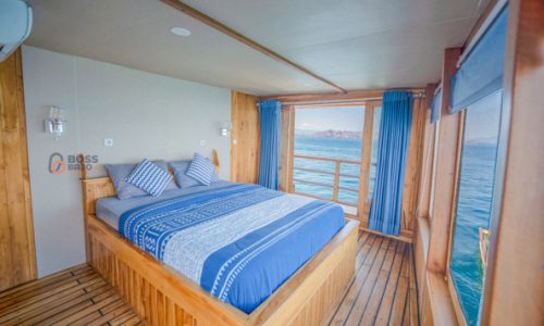lamborajo 2 - Cabin 2-3 Master Ocean (Upper Deck - Queen Bed + 1 Single Extra Bed) (1)