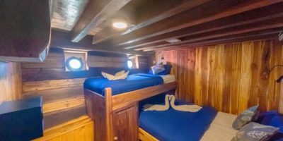 lamborajo-2-Cabin-4-8-Superior-Lower-Deck-Queen-Bed-Single-Bed-3.jpg