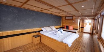 lamborajo-3-Cabin-7-Royal-Master-Queen-bed-Extra-2x-Single-Bed-private-bathroom-and-jacuzzi-6.jpg