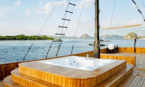 lamborajo-3-jacuzzi-2.jpg