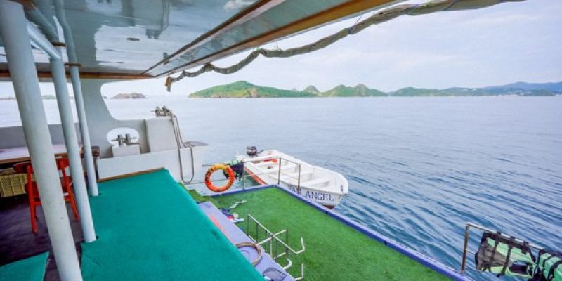ocean-angel-dive-deck-2-1.jpg