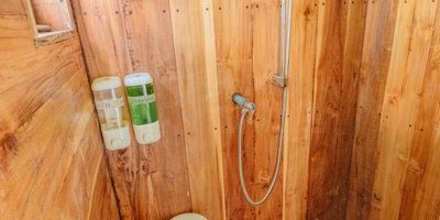 pesonabajo-1.-Master-Ocean-Queen-Bed-Private-Bathroom-3.jpg